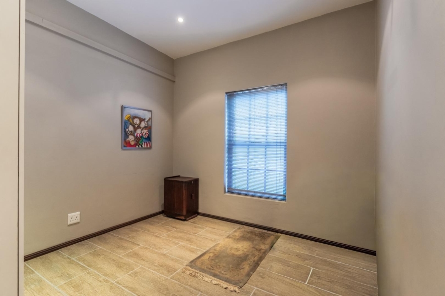 To Let 4 Bedroom Property for Rent in Franschhoek Western Cape